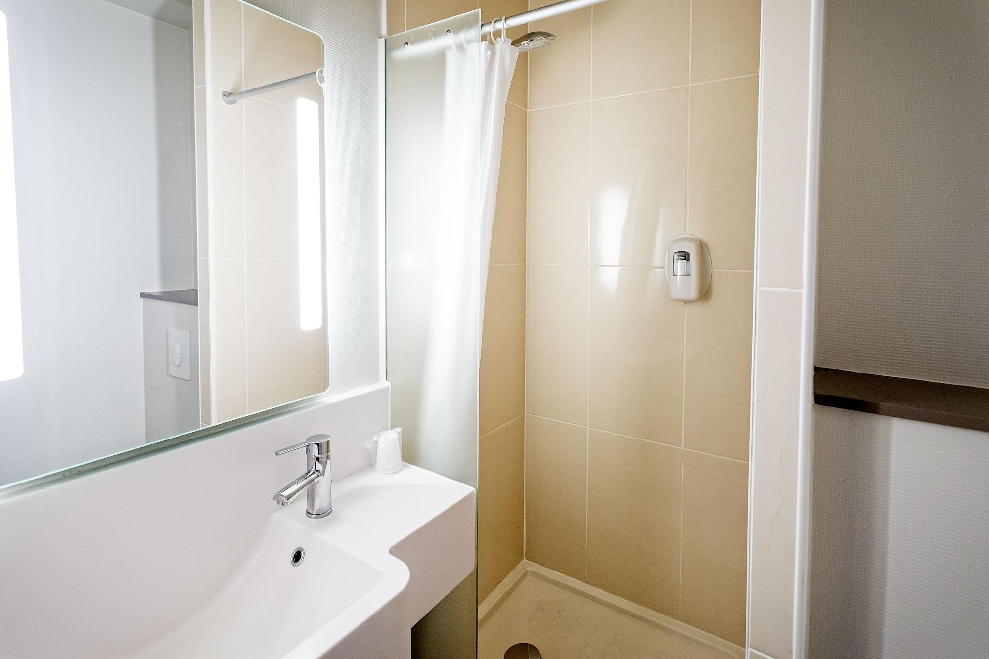 B&B Hotel Nantes Parc Expos La Chapelle Εξωτερικό φωτογραφία