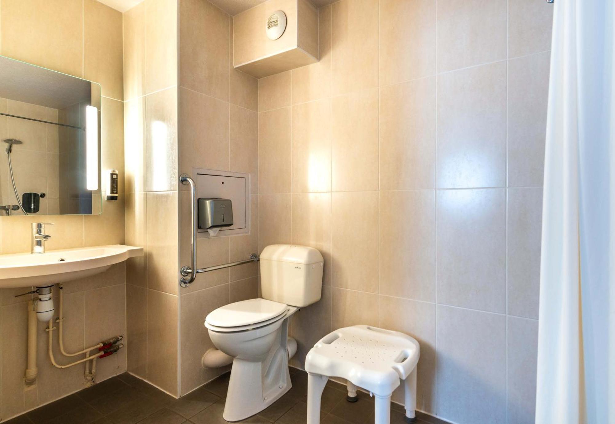 B&B Hotel Nantes Parc Expos La Chapelle Εξωτερικό φωτογραφία