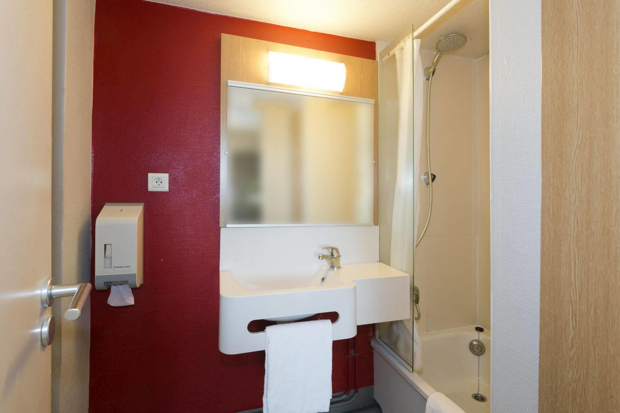 B&B Hotel Nantes Parc Expos La Chapelle Εξωτερικό φωτογραφία